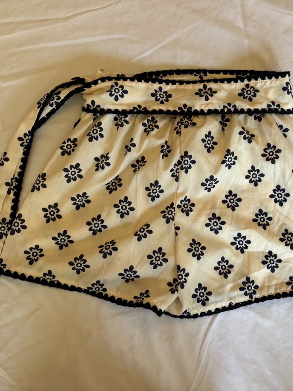 Cute skort! Cream and Black. Never worn.